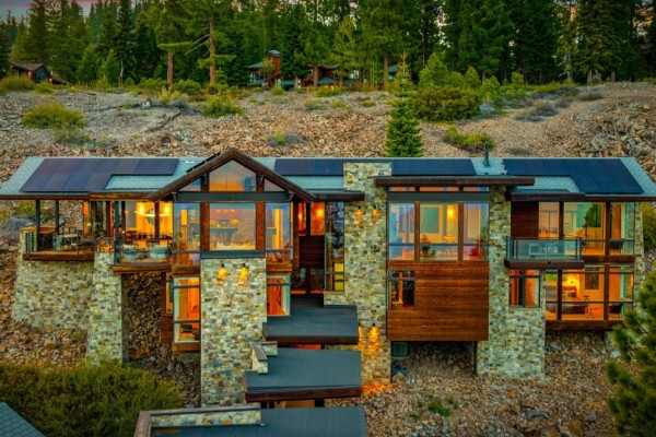 Metro Tahoe Oasis